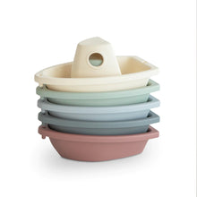 Load image into Gallery viewer, Mushie Bath Boats