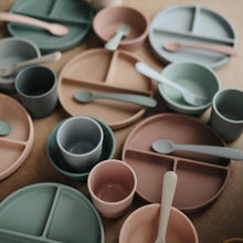 Load image into Gallery viewer, Mushie Silicone Suction Plate & Bowl
